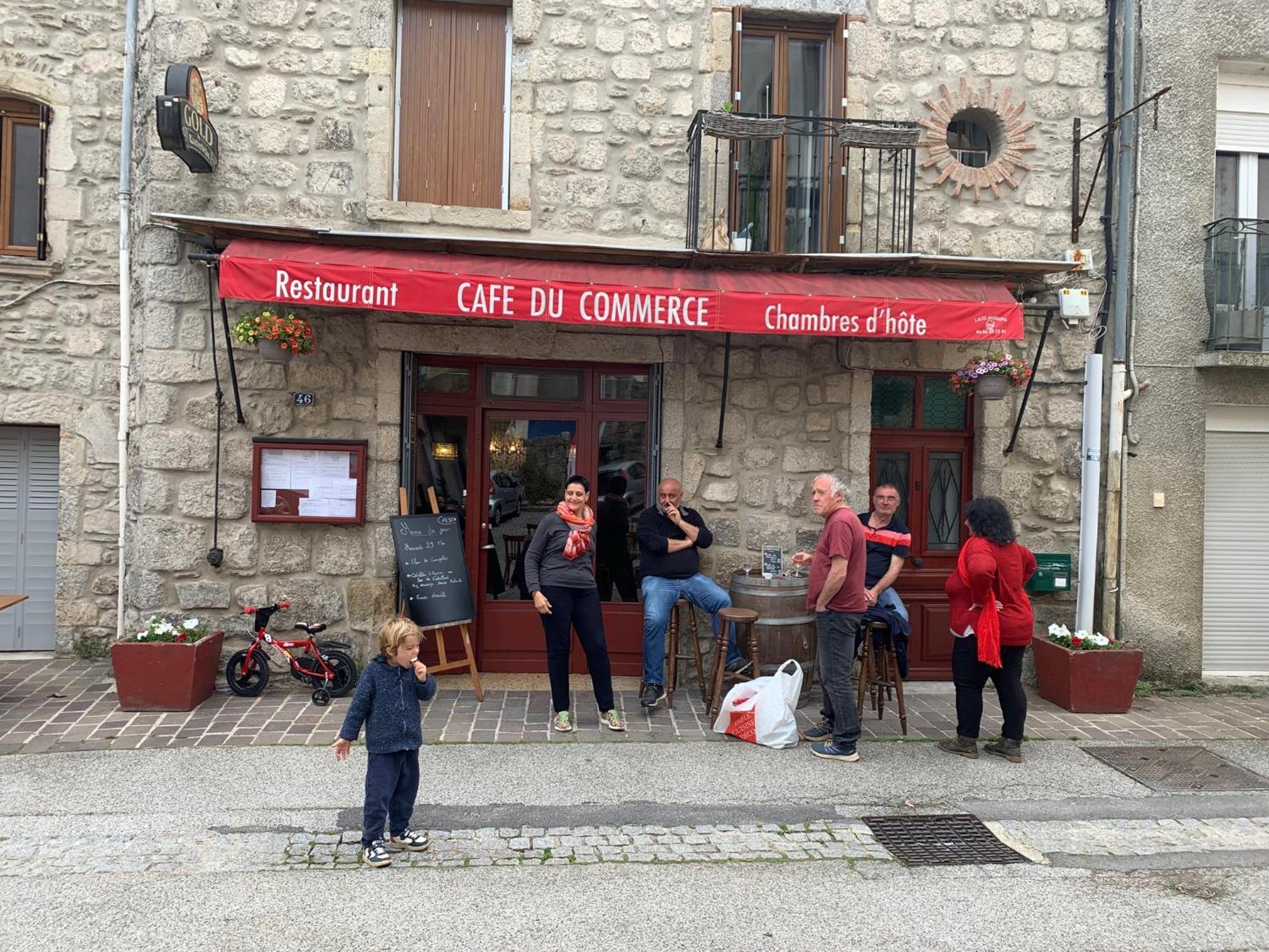 Café du commerce Genolhac Extérieur photo